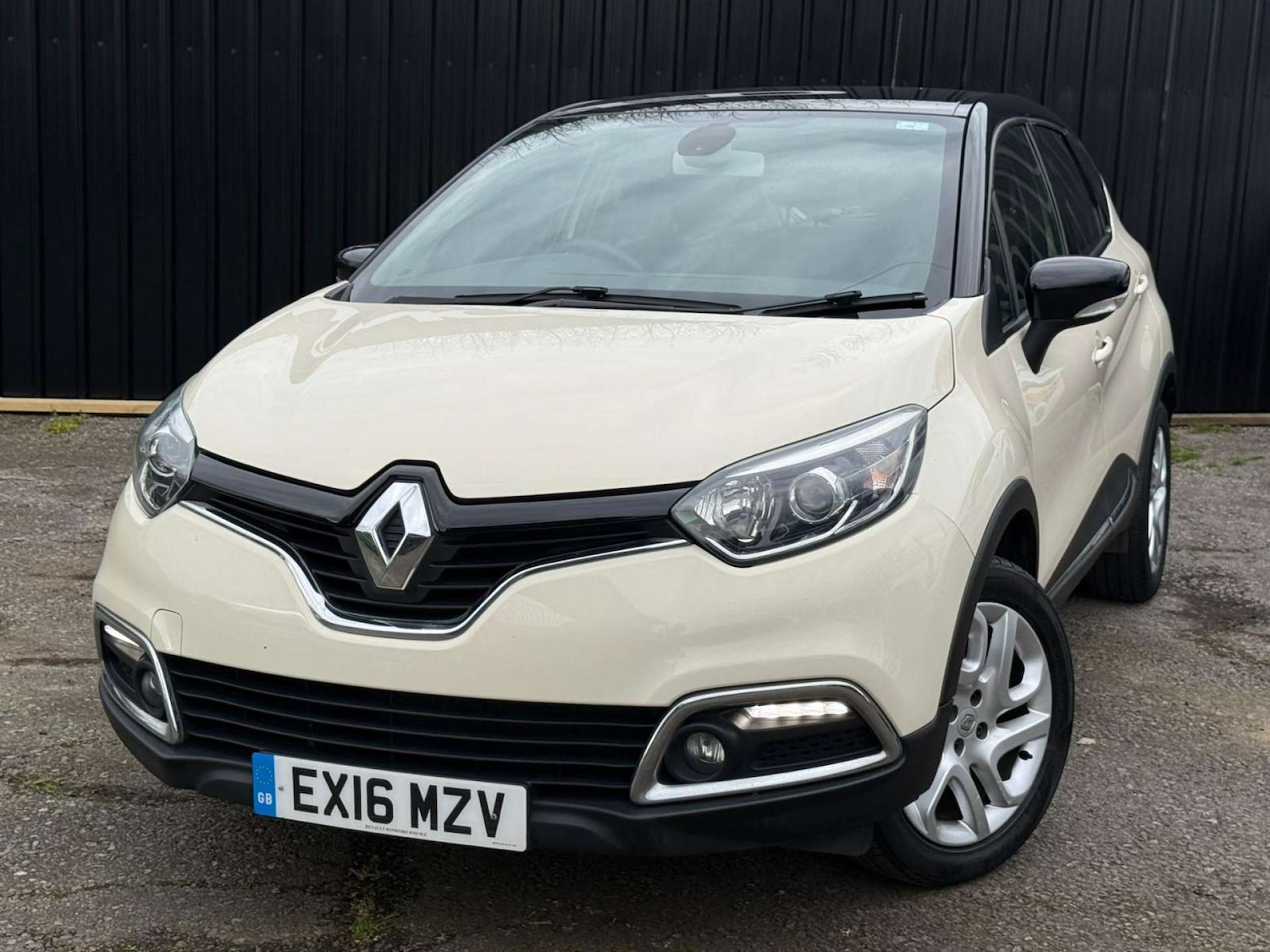 Used Renault Captur 2016 for sale - 78106665: Photo 8