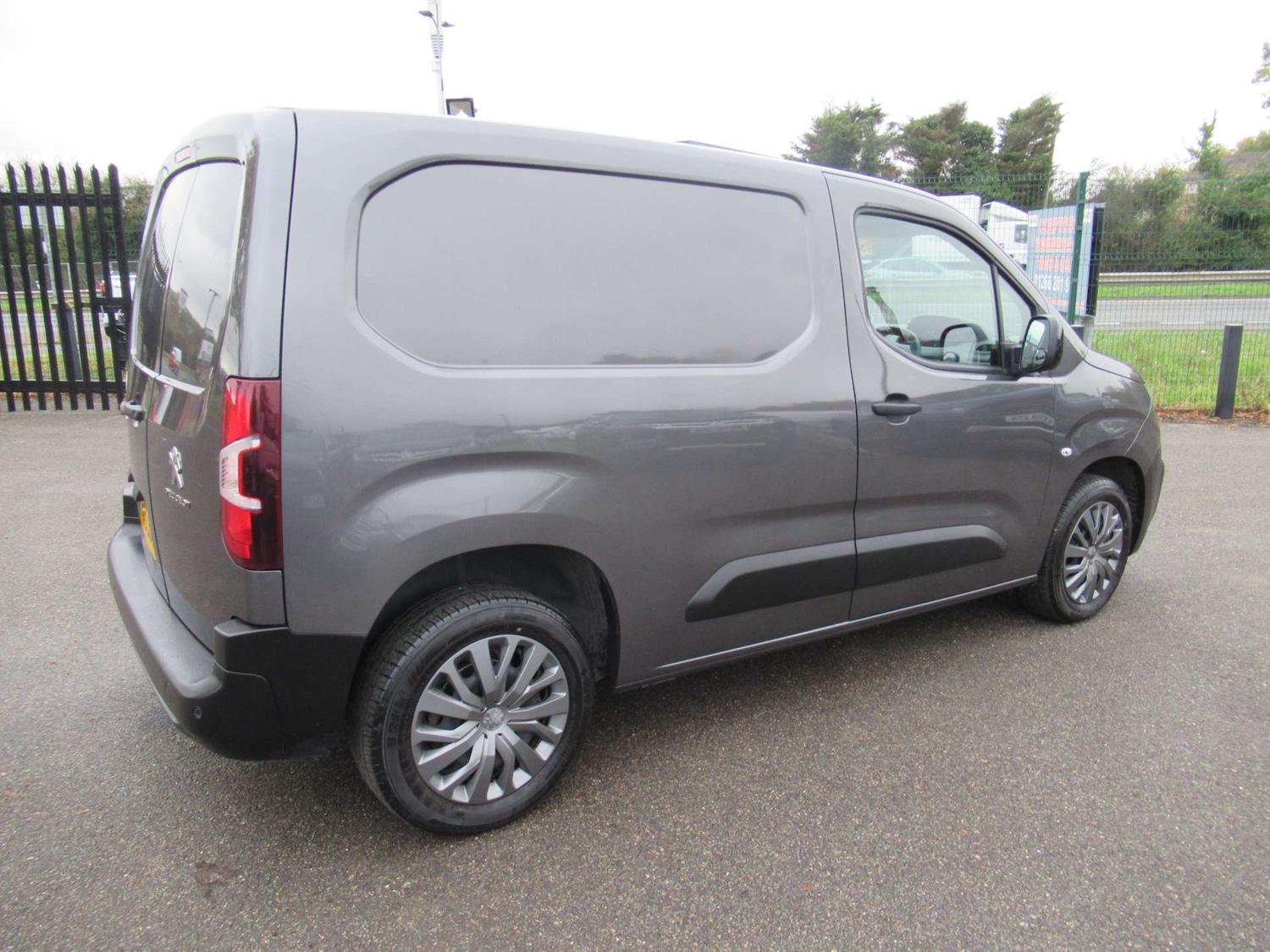 Used Peugeot Partner 2022 for sale - 76422556: Photo 12