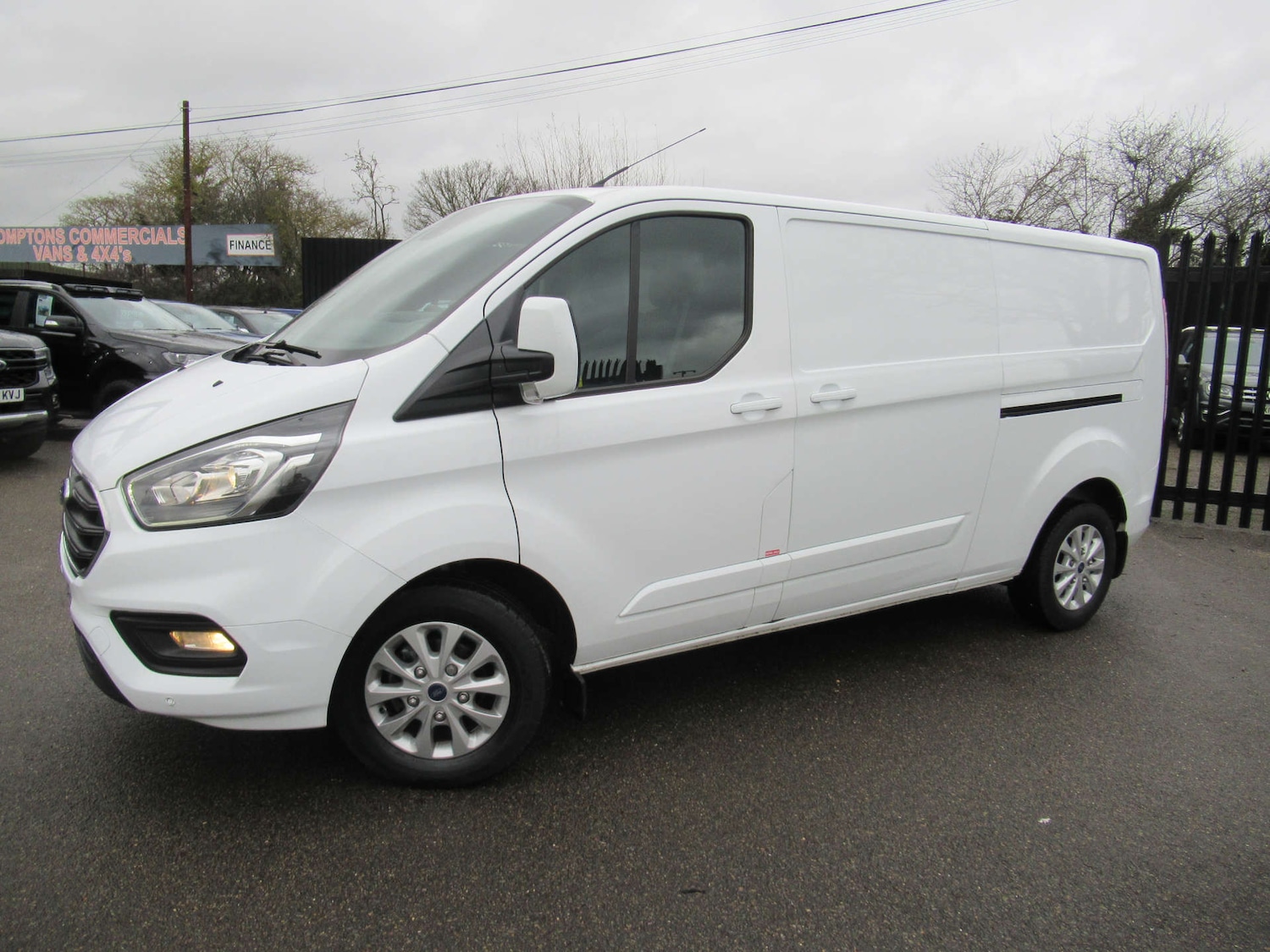 Used Ford Transit Custom 2023 for sale - 77299369: Photo 2