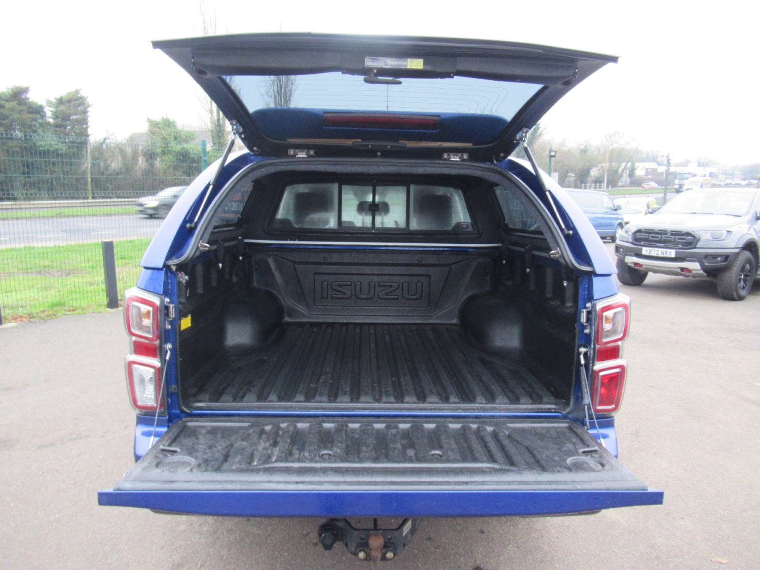 Used Isuzu D-Max 2023 for sale - 76600885: Photo 10