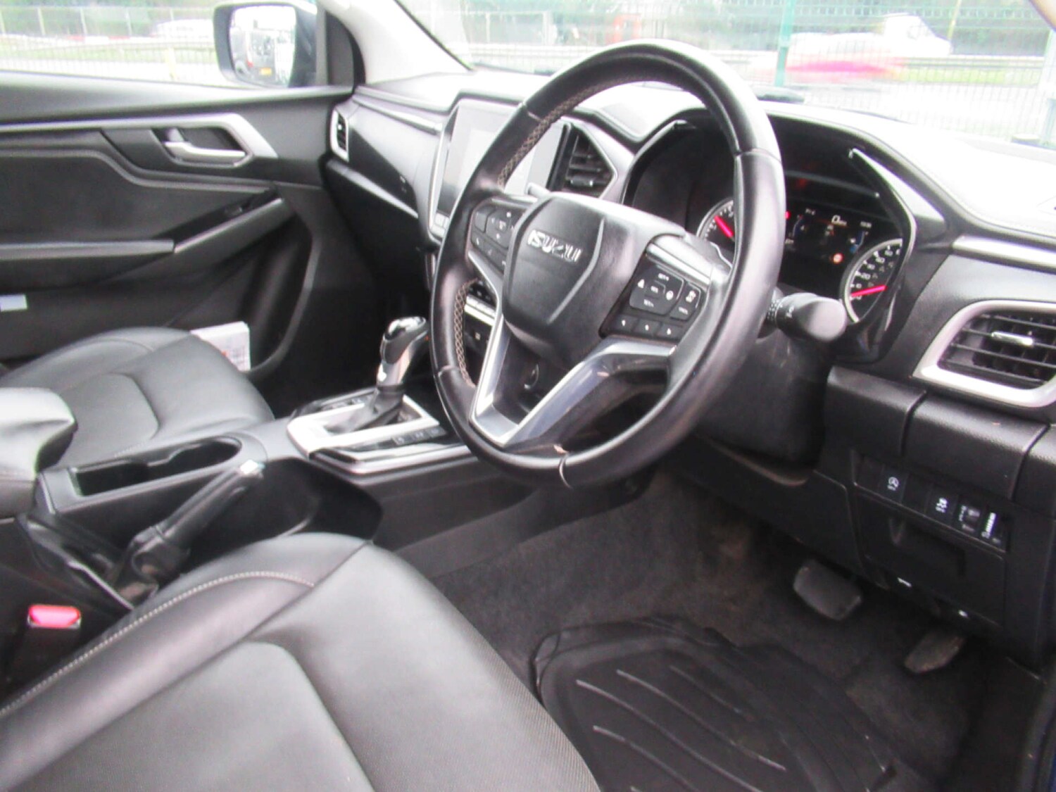 Used Isuzu D-Max 2023 for sale - 76600885: Photo 13