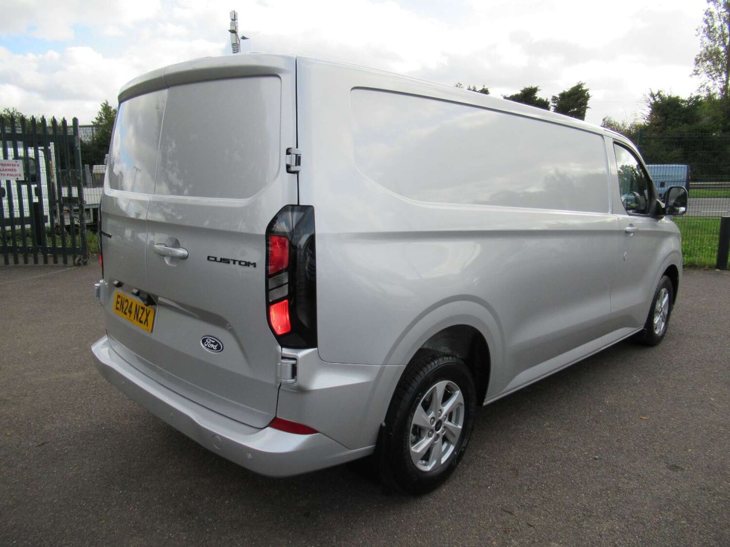 Used Ford Transit Custom 2024 for sale - 76363918: Photo 11