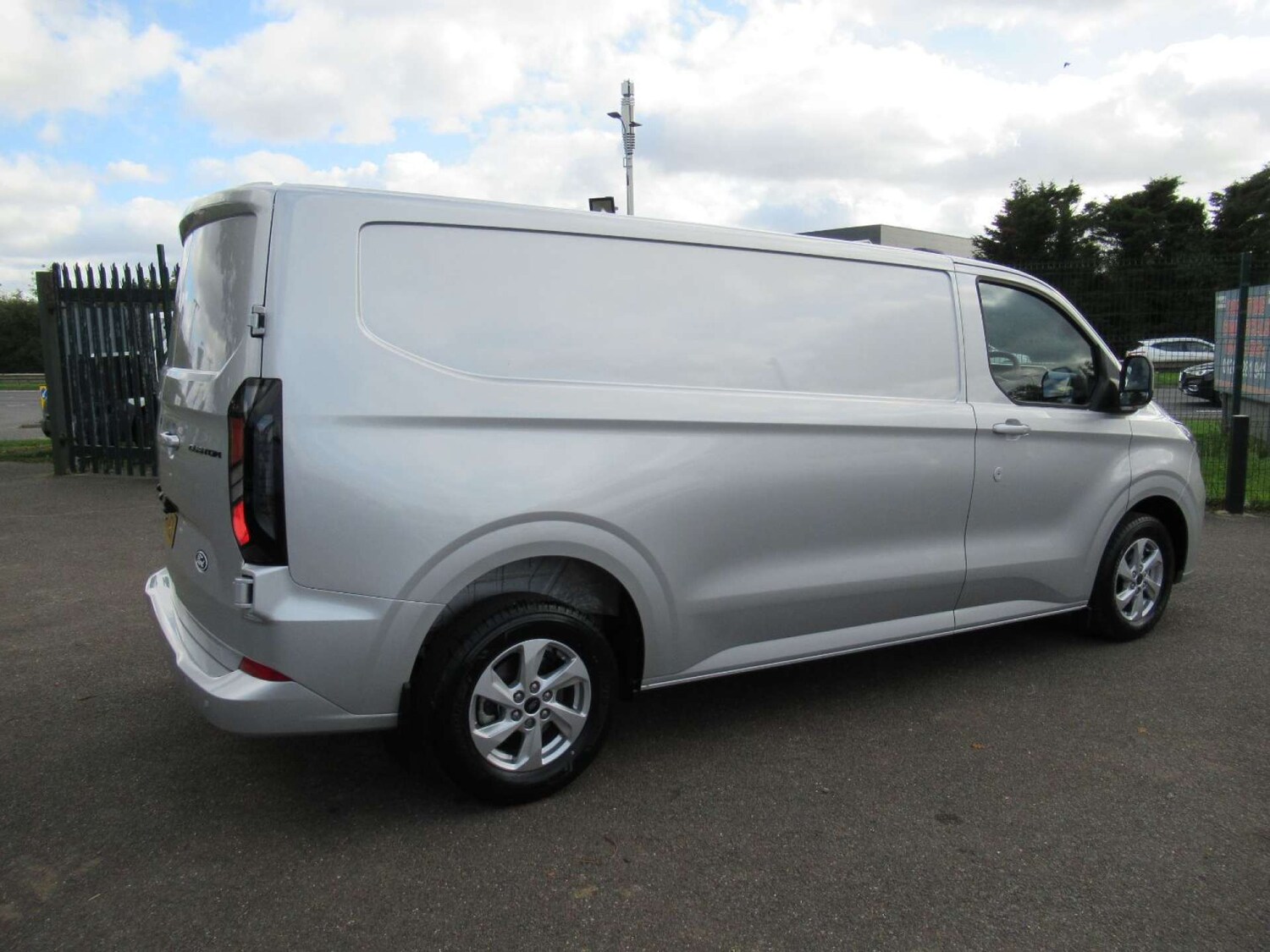 Used Ford Transit Custom 2024 for sale - 76363918: Photo 12