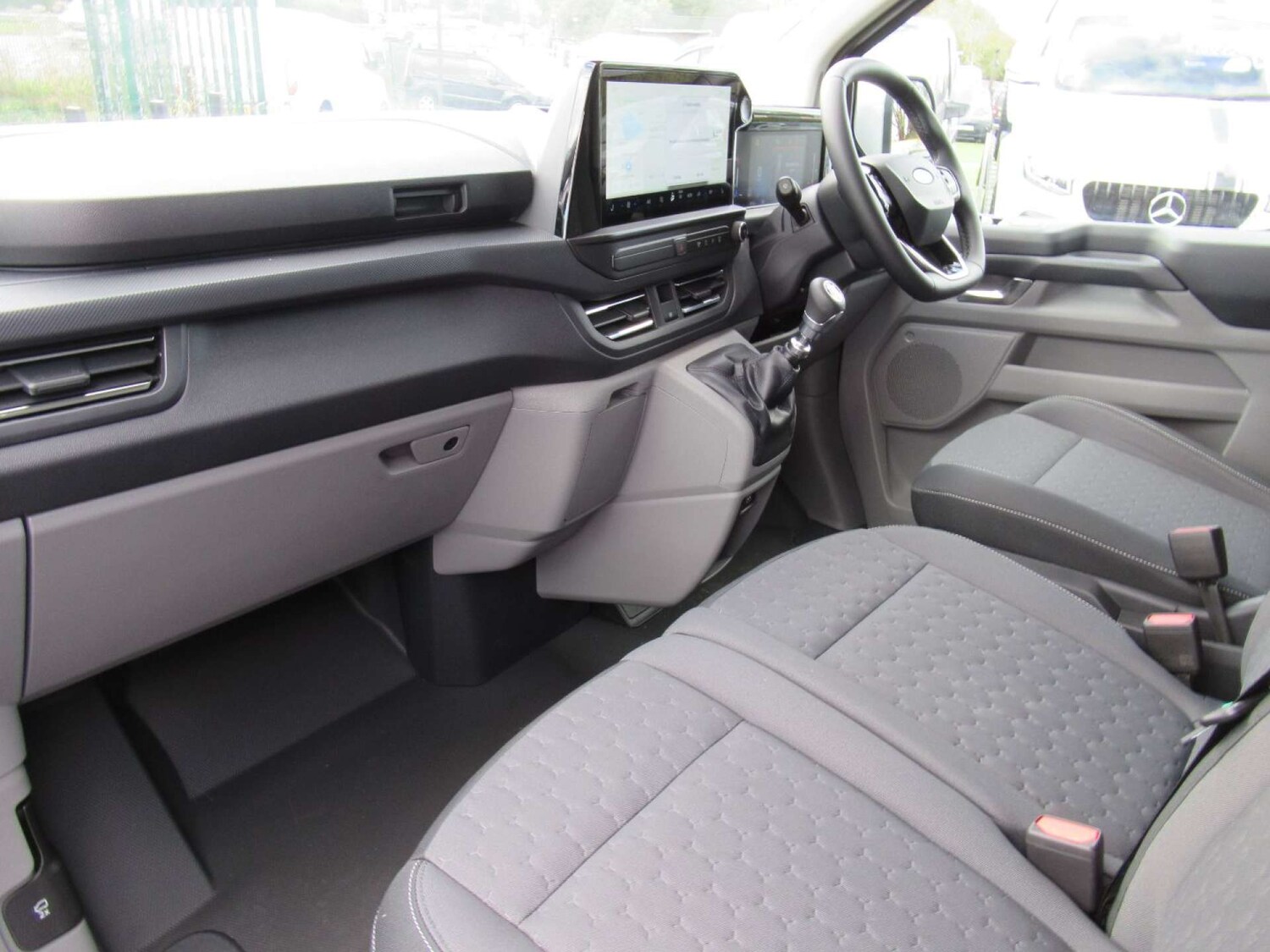 Used Ford Transit Custom 2024 for sale - 76363918: Photo 4