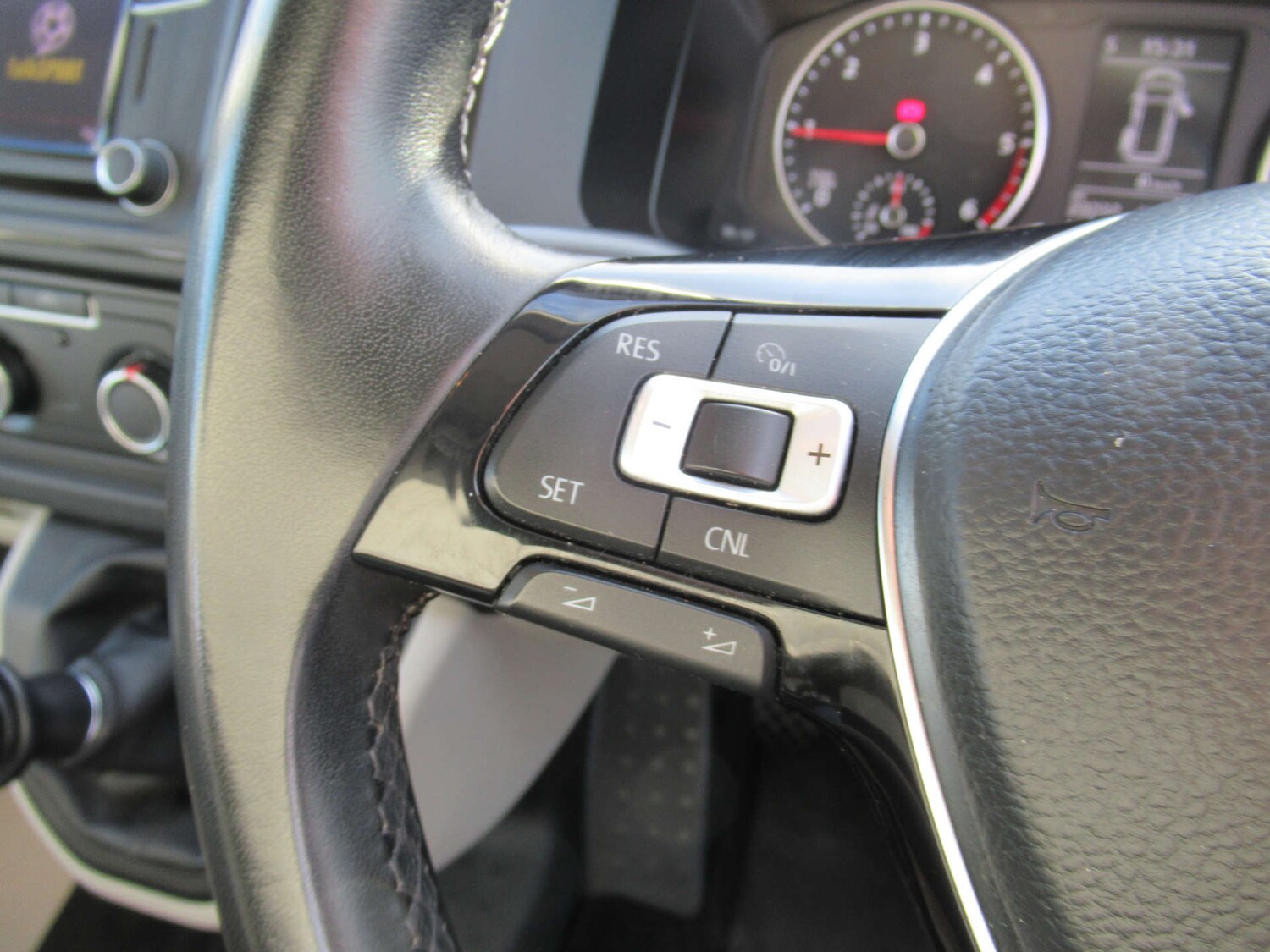 Used Volkswagen Transporter 2019 for sale - 76384142: Photo 36