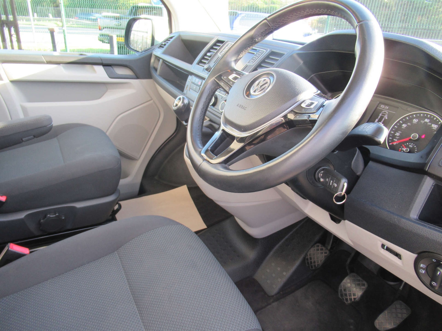 Used Volkswagen Transporter 2019 for sale - 76600820: Photo 29