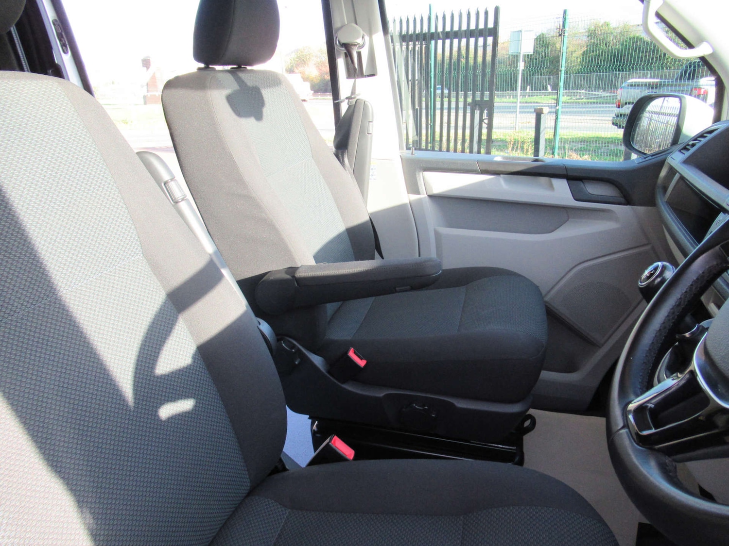 Used Volkswagen Transporter 2019 for sale - 76600820: Photo 30