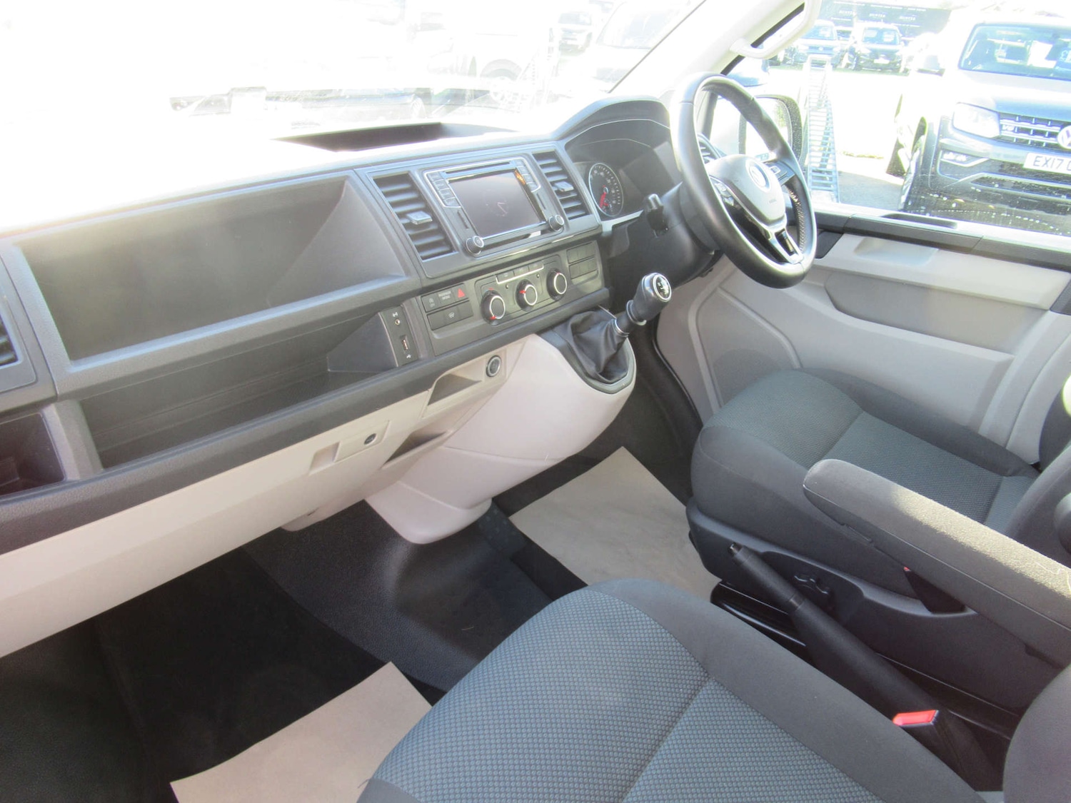 Used Volkswagen Transporter 2019 for sale - 76600820: Photo 5