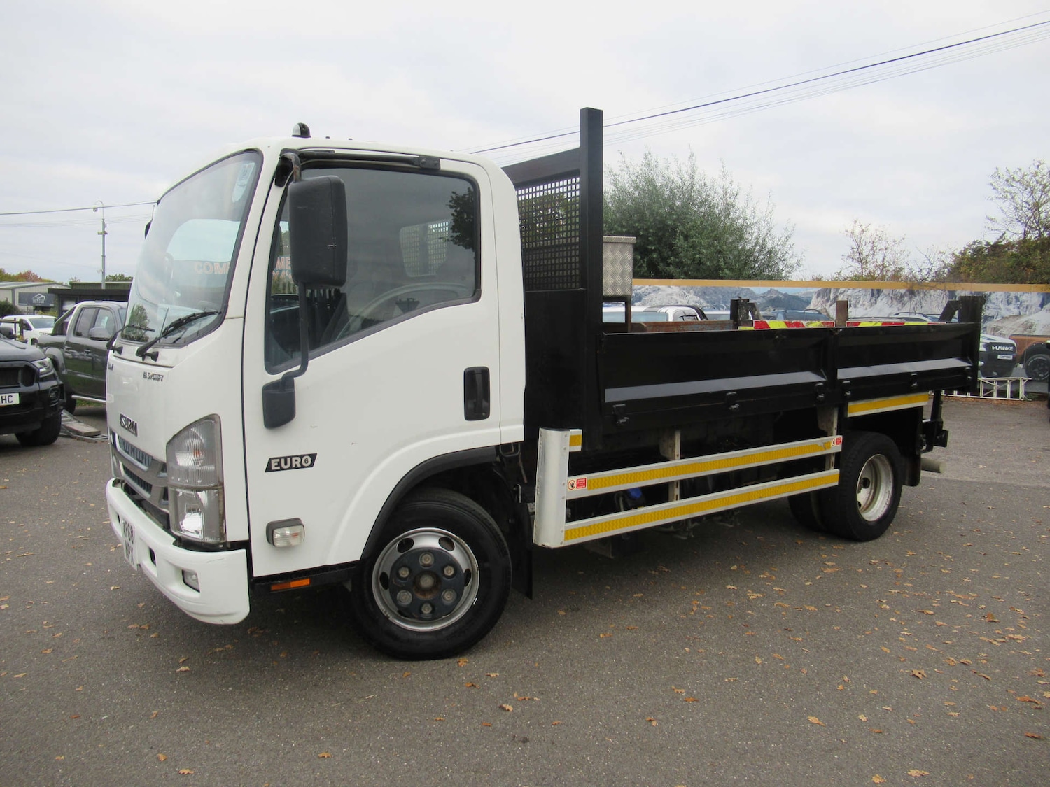 Used Isuzu Forward 2019 for sale - 76299562: Photo 2