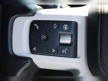 Used Land Rover Defender 2024 for sale - 79515506: Photo