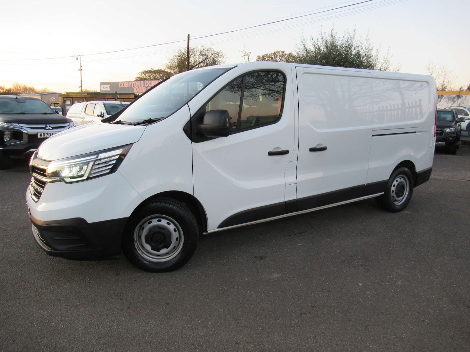 Used Renault Trafic 2023 for sale - 76663857: Photo 2
