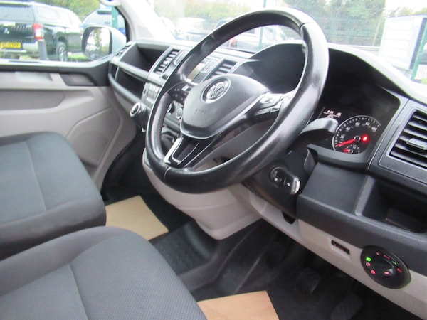 Used Volkswagen Transporter 2018 for sale - 76266376: Photo 17