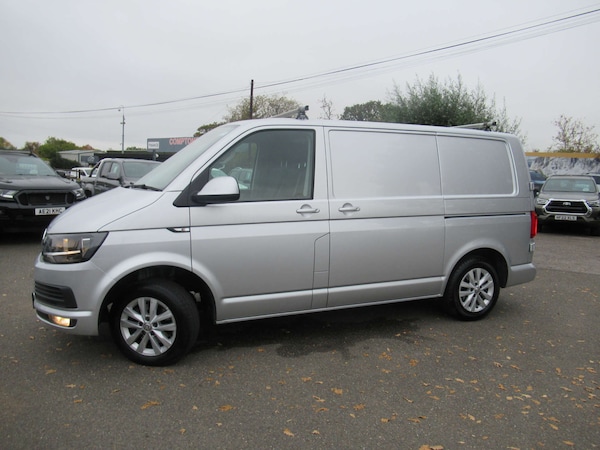 Used Volkswagen Transporter 2018 for sale - 76266376: Photo 3