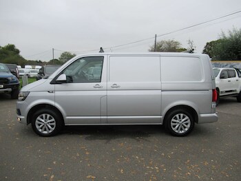 Used Volkswagen Transporter 2018 for sale - 76266376: Photo 4