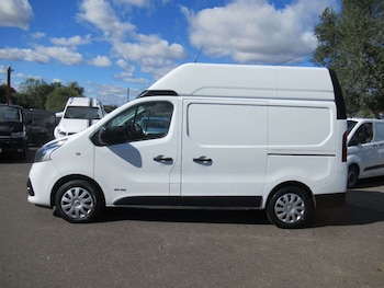 Used Nissan NV300 2020 for sale - 75622452: Photo
