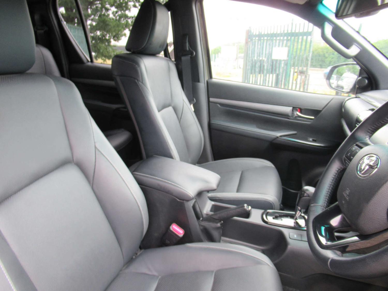 Used Toyota Hilux 2022 for sale - 76600748: Photo 16