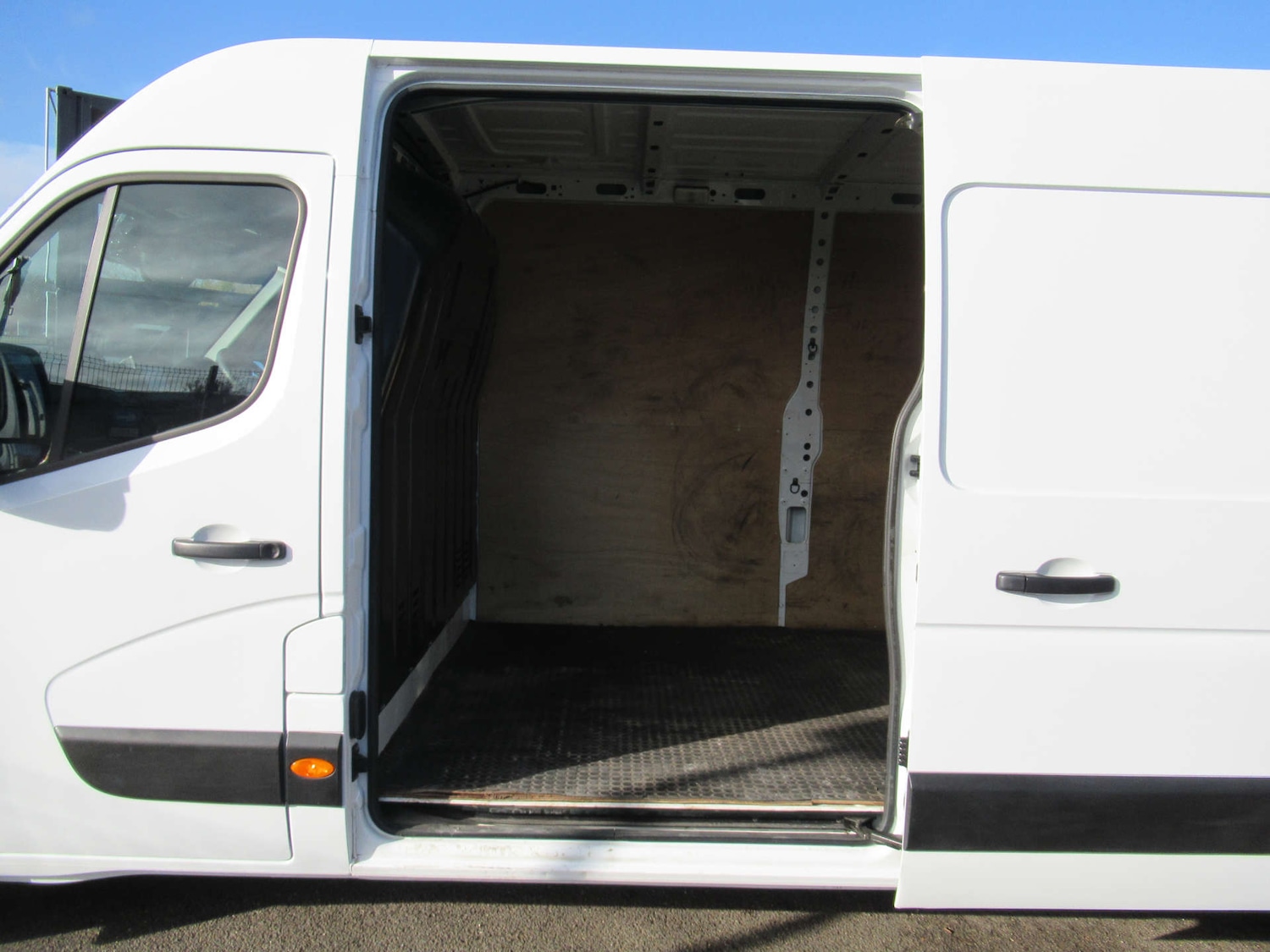 Used Nissan Interstar 2024 for sale - 77310979: Photo 7