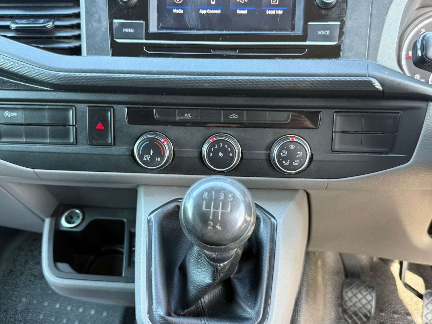 Used Volkswagen Transporter 2022 for sale - 77803646: Photo 40