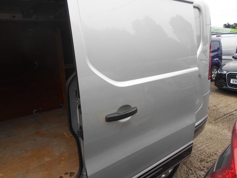 Used Vauxhall Vivaro 2017 for sale - 76029880: Photo 13