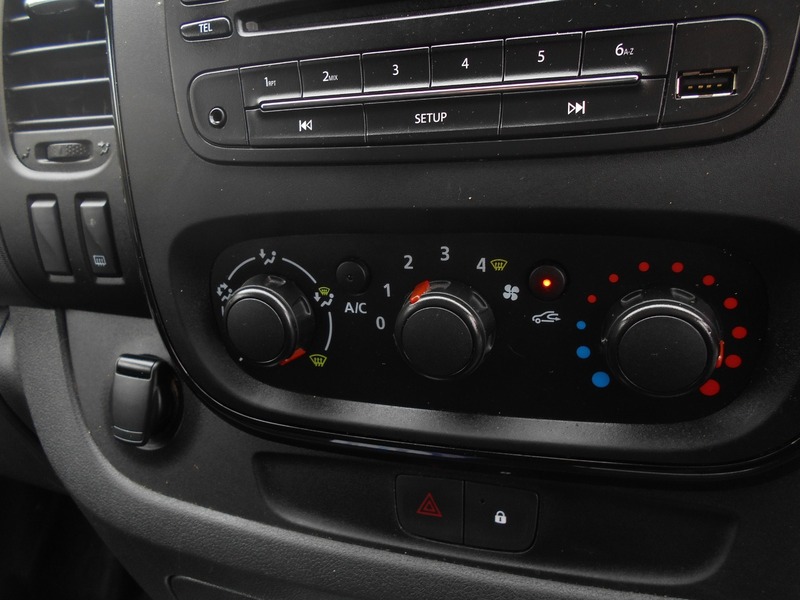 Used Vauxhall Vivaro 2017 for sale - 76029880: Photo 28