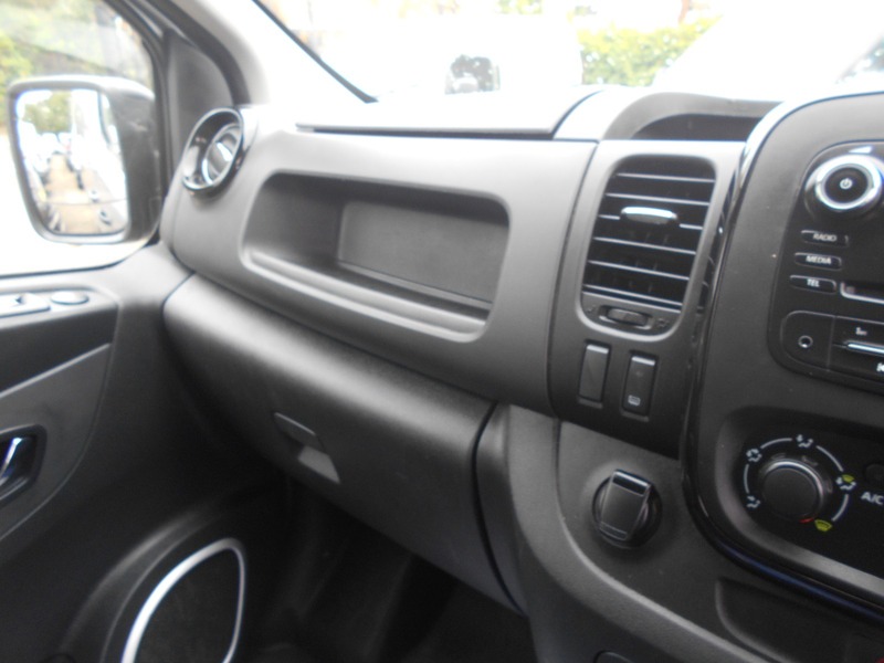 Used Vauxhall Vivaro 2017 for sale - 76029880: Photo 30