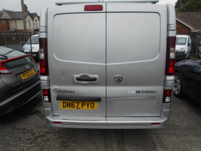 Used Vauxhall Vivaro 2017 for sale - 76029880: Photo 4