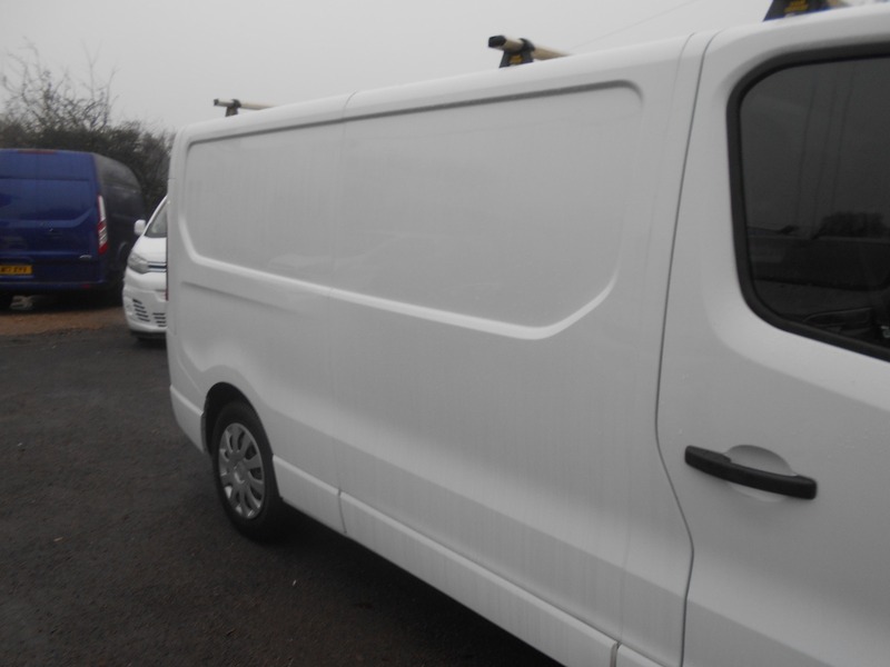 Used Vauxhall Vivaro 2018 for sale - 77189015: Photo 7