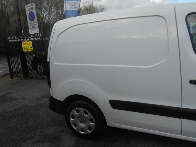 Used Peugeot Partner 2017 for sale - 78069657: Photo 9