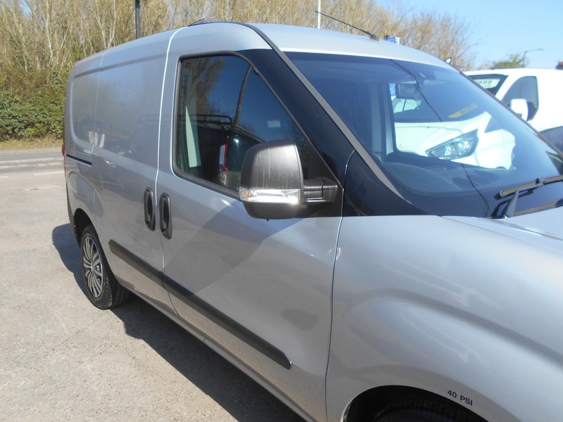 Used Vauxhall Combo 2016 for sale - 76962913: Photo 6