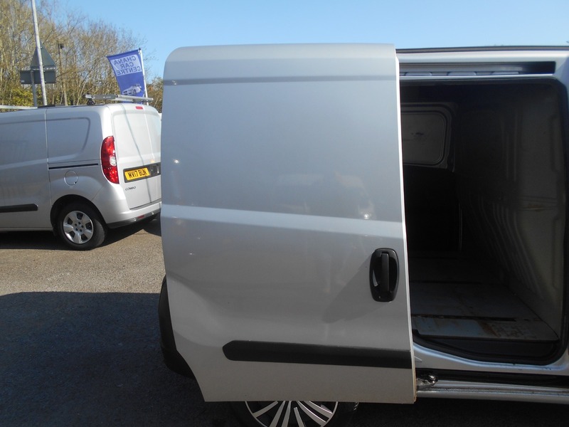 Used Vauxhall Combo 2016 for sale - 76962913: Photo 9