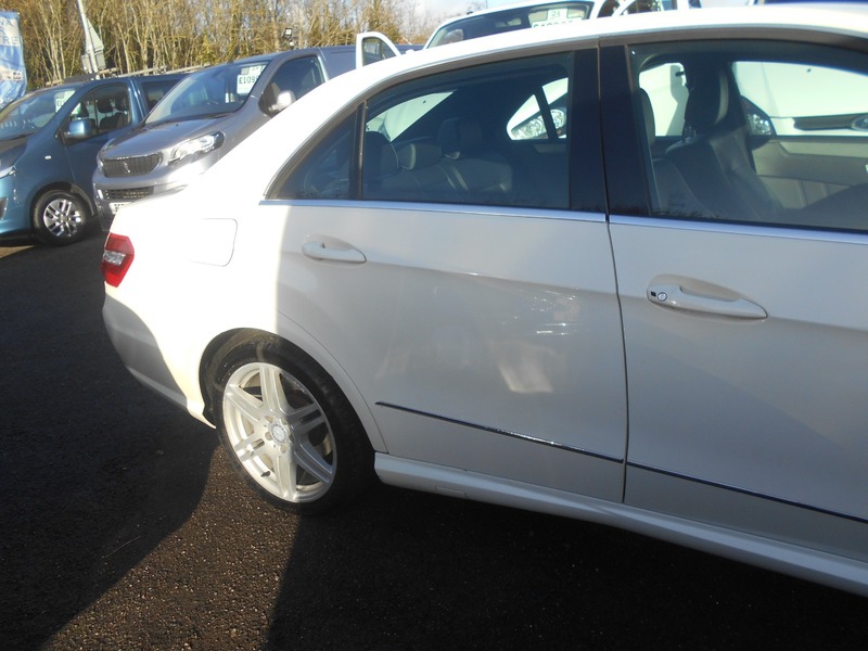 Used Mercedes-Benz E Class 2011 for sale - 76896623: Photo 6