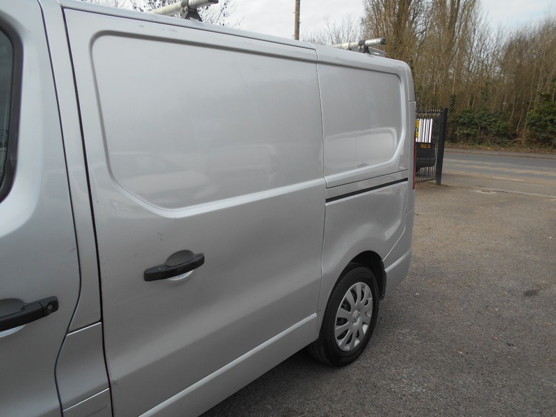 Used Vauxhall Vivaro 2016 for sale - 76029849: Photo 11