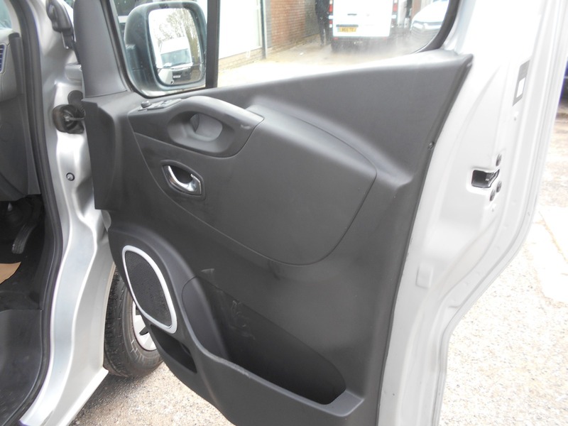 Used Vauxhall Vivaro 2016 for sale - 76029849: Photo 18