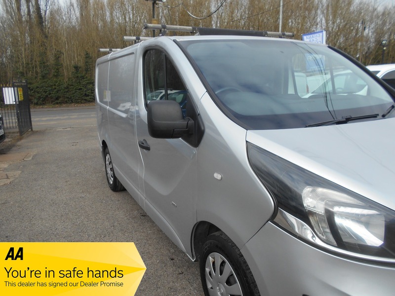 Used Vauxhall Vivaro 2016 for sale - 76029849: Photo 2