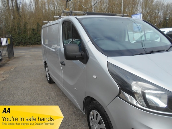 Used Vauxhall Vivaro 2016 for sale - 76029849: Photo 2