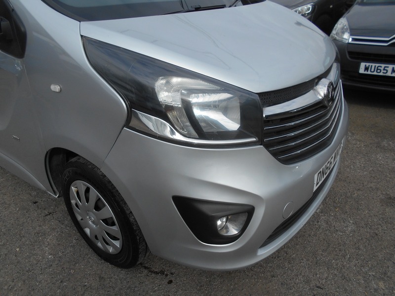 Used Vauxhall Vivaro 2016 for sale - 76029849: Photo 5