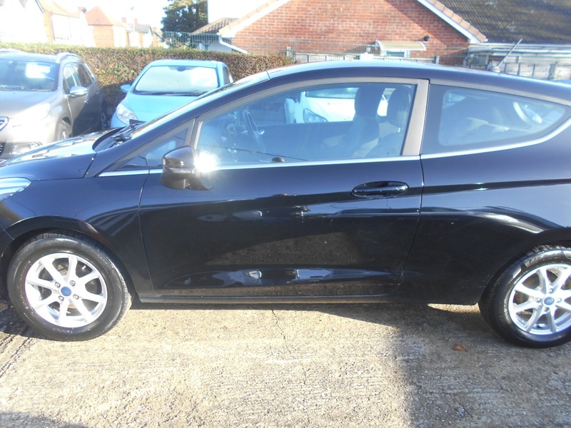 Used Ford Fiesta 2017 for sale - 76605354: Photo 12