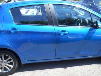 Used Toyota Yaris 2015 for sale - 63319379: Photo