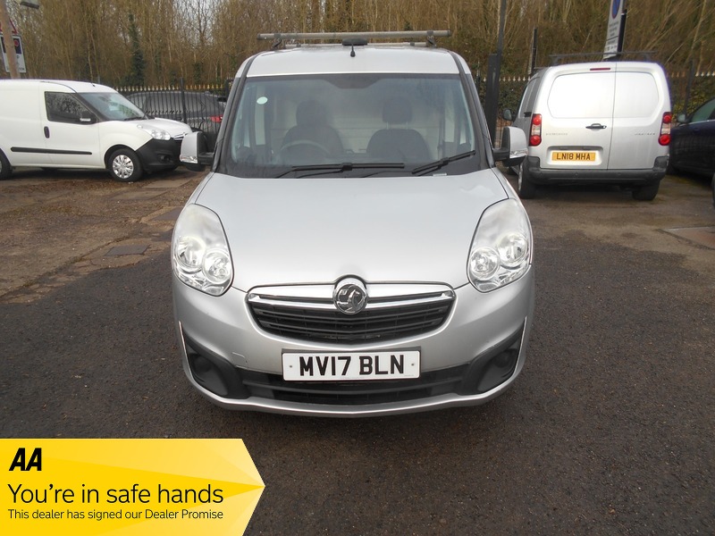Used Vauxhall Combo 2017 for sale - 76029976: Photo 1