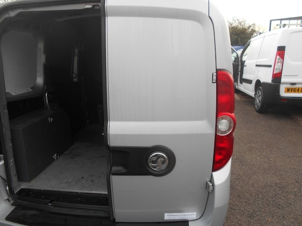 Used Vauxhall Combo 2017 for sale - 76029976: Photo 16