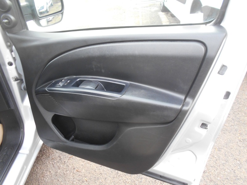 Used Vauxhall Combo 2017 for sale - 76029976: Photo 18