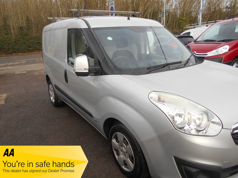 Used Vauxhall Combo 2017 for sale - 76029976: Photo 2