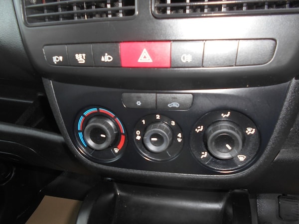 Used Vauxhall Combo 2017 for sale - 76029976: Photo 25