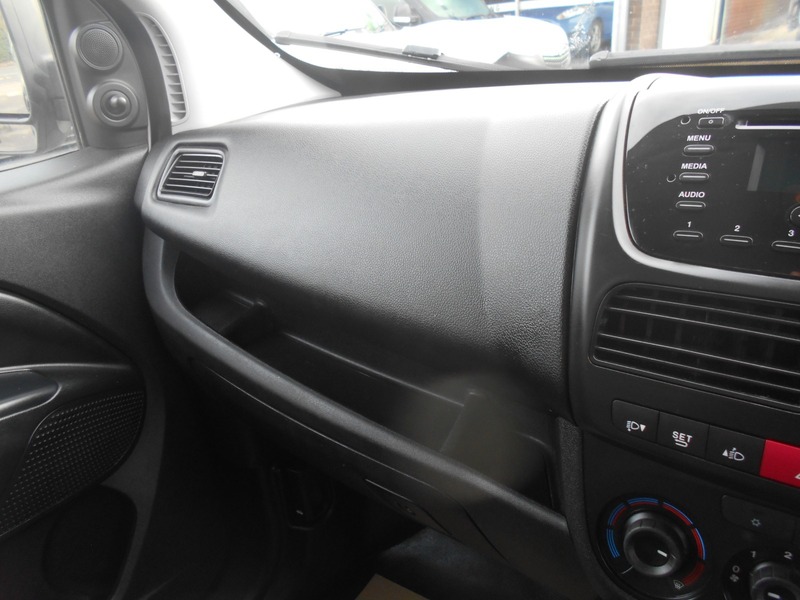 Used Vauxhall Combo 2017 for sale - 76029976: Photo 27