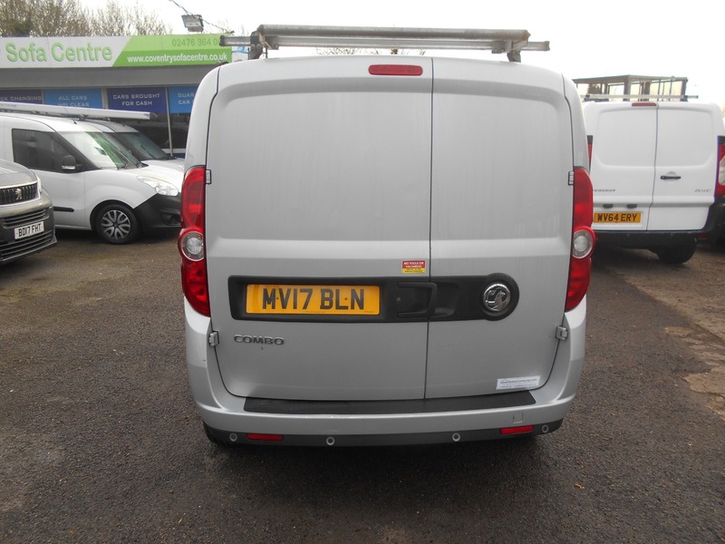Used Vauxhall Combo 2017 for sale - 76029976: Photo 4