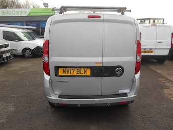 Used Vauxhall Combo 2017 for sale - 76029976: Photo 4