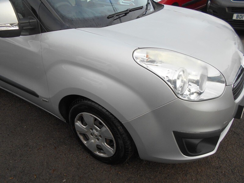 Used Vauxhall Combo 2017 for sale - 76029976: Photo 5