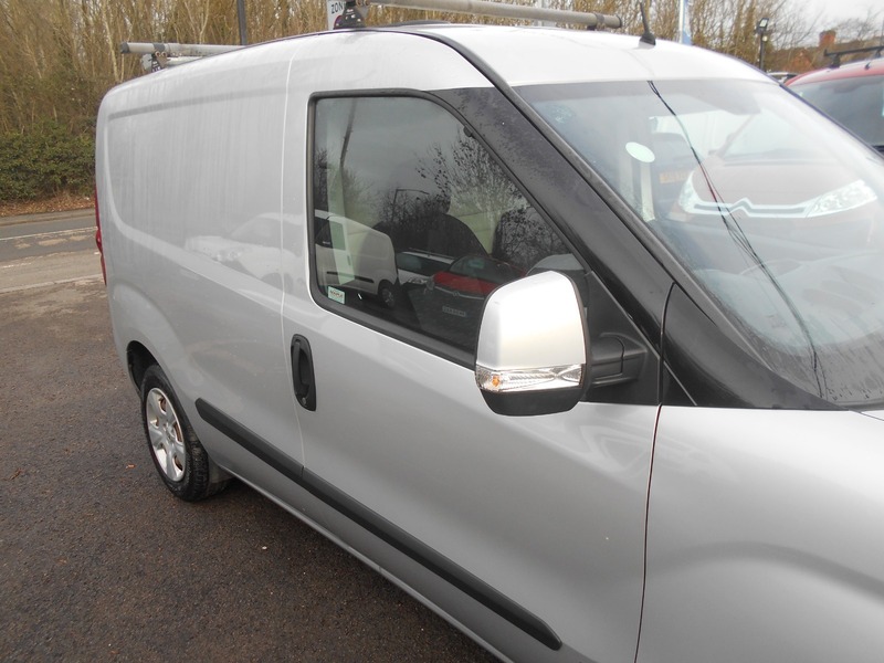 Used Vauxhall Combo 2017 for sale - 76029976: Photo 6