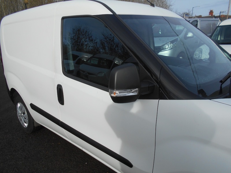 Used Vauxhall Combo 2018 for sale - 76029975: Photo 6