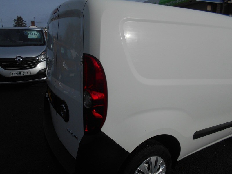 Used Vauxhall Combo 2018 for sale - 76029975: Photo 8